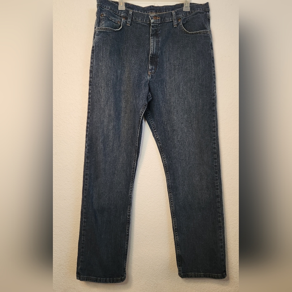 Wrangler Relaxed Fit Dark Wash Premium Quality, Size 38x34